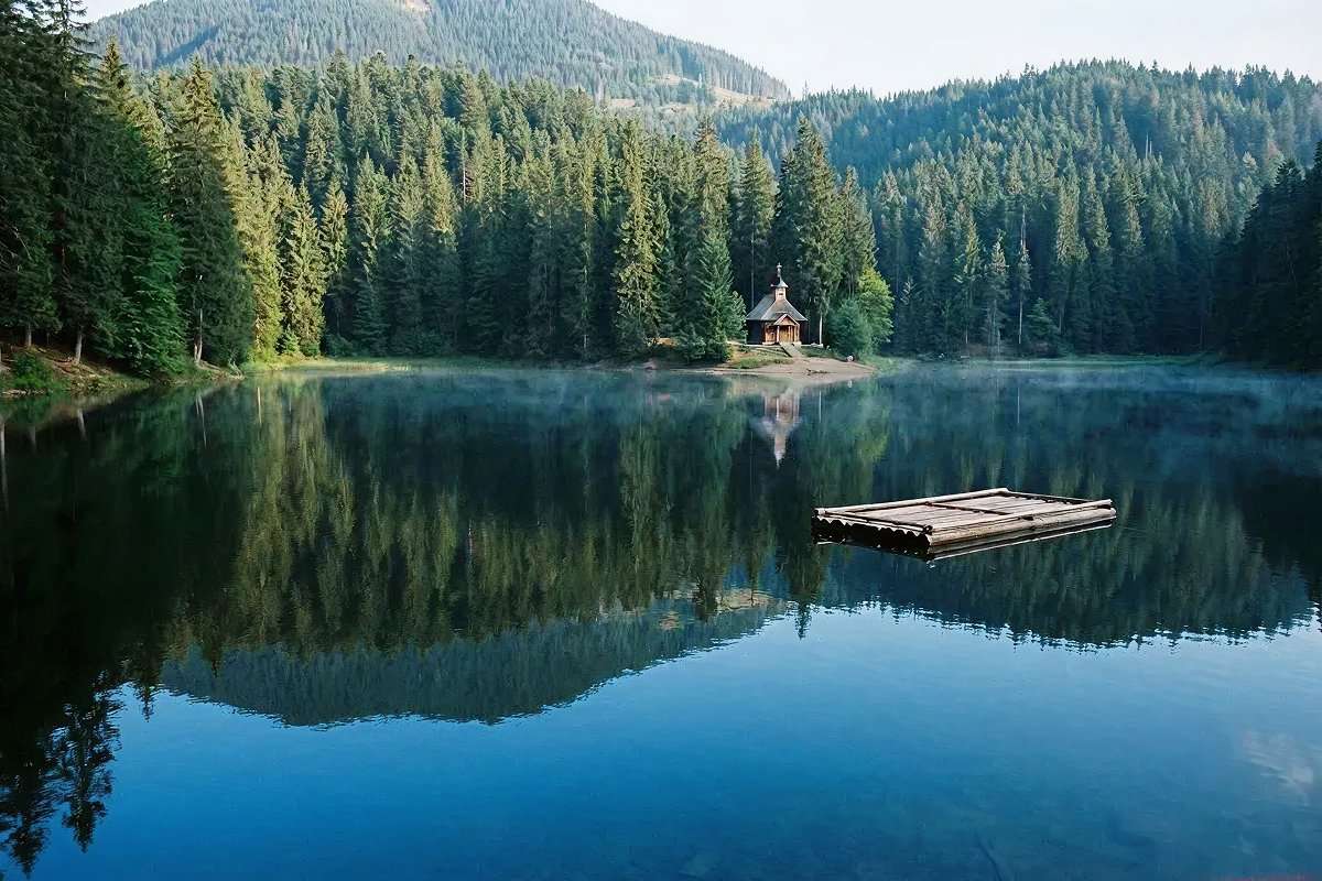 9 цікавих фактів про озеро Синевир