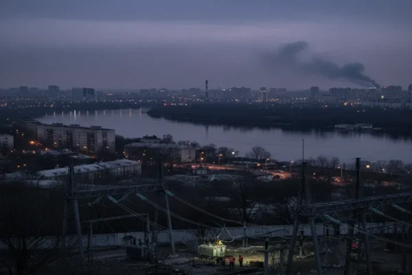 Актуальні графіки відключень електроенергії у Києві: наслідки пошкоджень в енергетичній системі