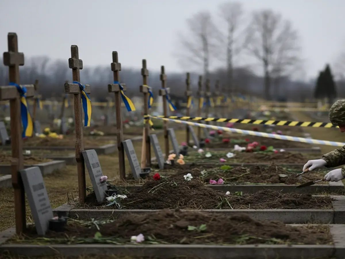 На Рівненщині чоловіка засудили за осквернення могил загиблих військових