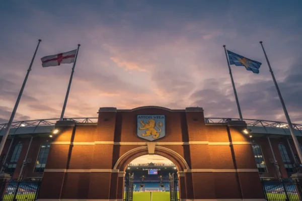 Астон Вілла здійснила повернення нападника національної збірної Англії до свого складу