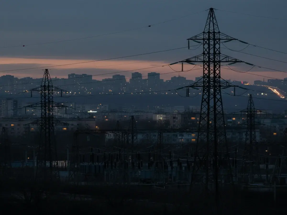 Актуальні графіки відключень електроенергії в Україні на 9 лютого: аварійні знеструмлення в декількох областях
