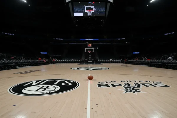 Бруклін зазнав поразки від Сан-Антоніо у захоплюючому матчі НБА