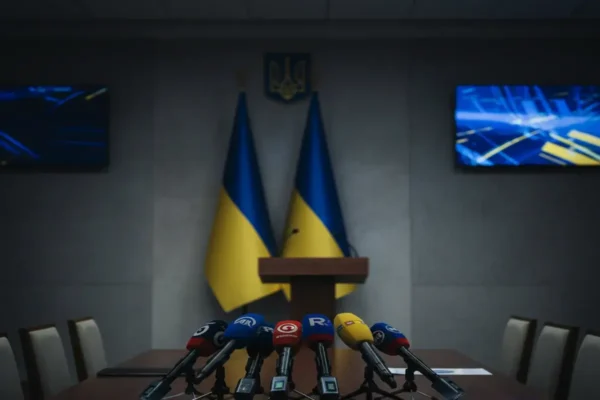 Зеленський висловив думку про мобілізацію народних депутатів, Арахамія надав деталі ситуації