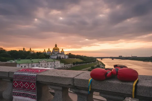 Усик поділився враженнями про спільну подорож з Джошуа до України: незабутні емоції та сильні враження