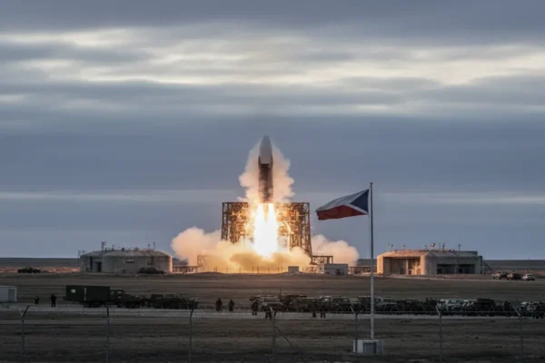 Північна Корея успішно завершила тестування двигуна для міжконтинентальної балістичної ракети