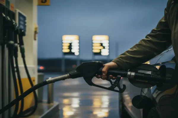 Зросли ціни на паливо: які зміни відбулися з дизелем, автогазом та бензином на АЗС з 1 квітня