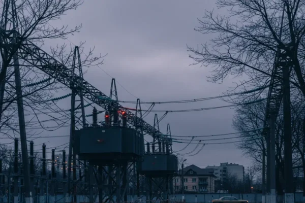 Графіки електропостачання в Україні на 7 квітня: які обмеження варто очікувати та як вони вплинуть на споживачів