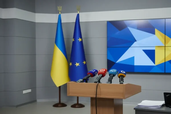 Посол Макеєв роз’яснив, чому Герхард Шредер не може виконувати роль посередника від імені України