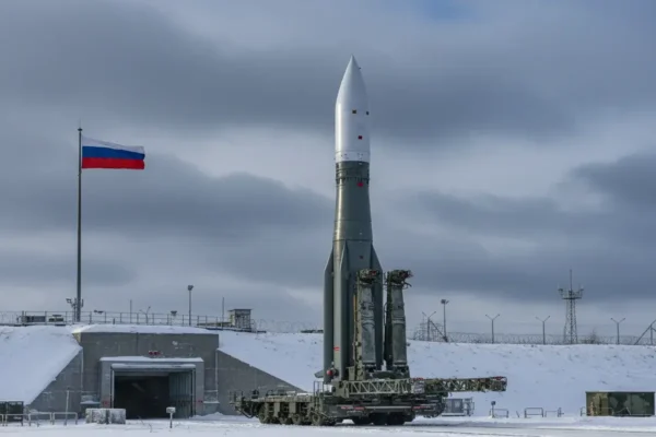 **Оновлений заголовок:**
“Сармат” на бойовому чергуванні: Путін погрожує світові новою зброєю